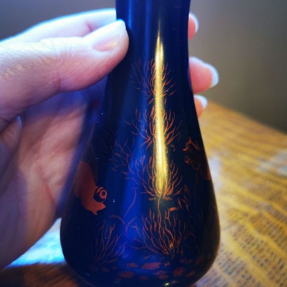 🍒 Lacquer Finish Vase with Goldfish Scene ~ Black Lacquer with Orange Goldfish - Picture 7 of 16